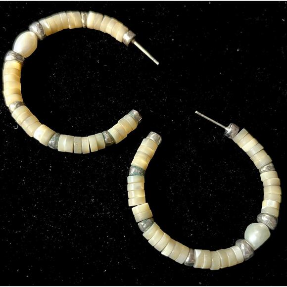 Kendra Scott Lila Silver & Pearl Hoop Earrings In Natural Mix - Picture 4 of 5